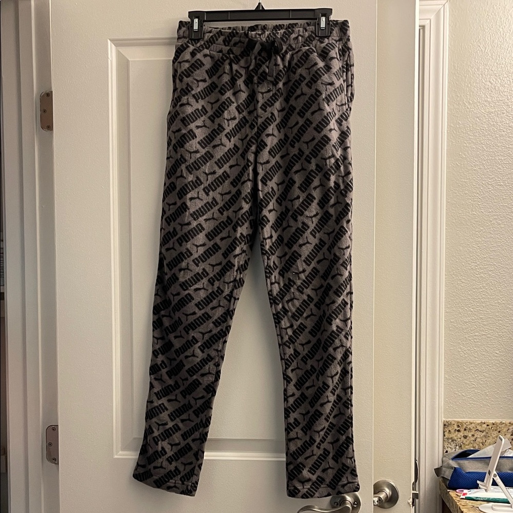 Puma Men's Black and Gray Logo Fleece Pants